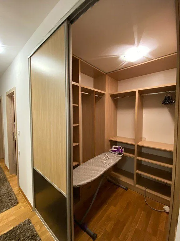 Izdavanje, trosoban stan, 120m², City Kvart, Podgorica