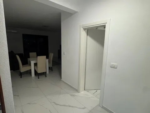 Izdavanje, trosoban stan, 75m², Polje, Bar - image 3