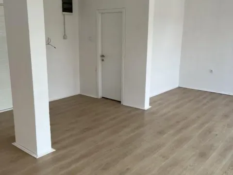 Izdavanje, poslovni prostor, 38m², Niš, Srbija - image 4