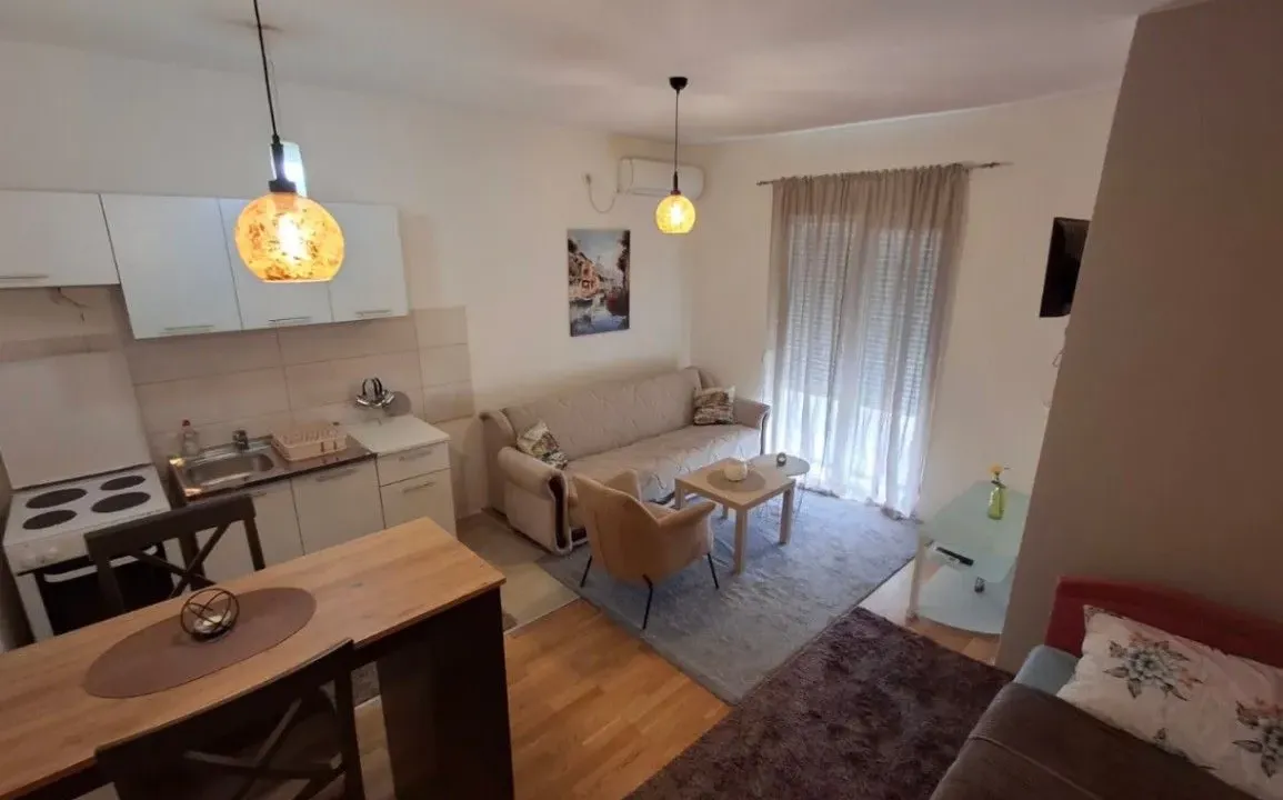 Rent, studio apartment, 30m², Stari Aerodrom, Podgorica