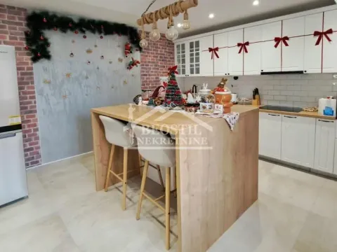 Sale, house, 220m², Palilula Sve Podlokacije, Beograd - image 5