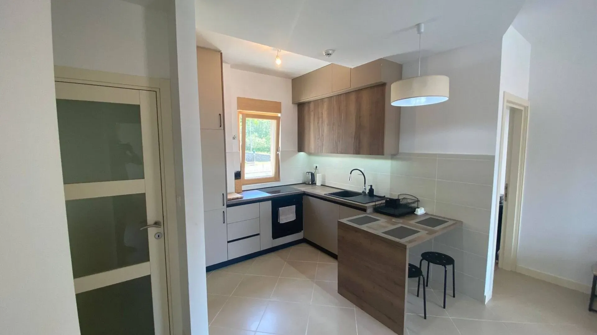 Prodaja, dvosoban stan, 62m², Dobrota, Kotor