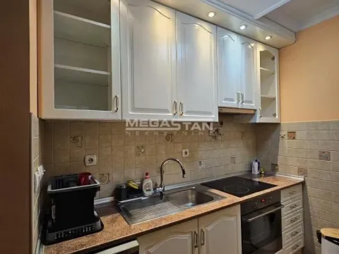 Izdavanje, četvorosoban stan, 72m², Đeram Pijaca, Beograd - image 7