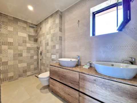 Prodaja, kuća, 360m², Žukovica, Budva - image 18