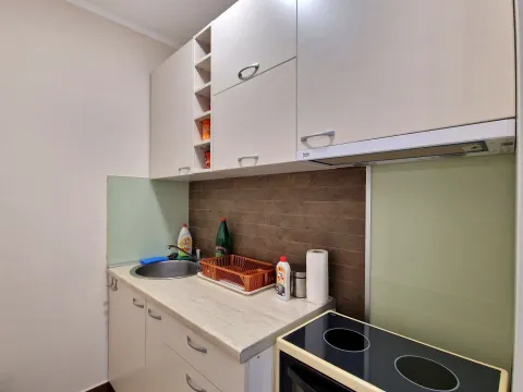 Izdavanje, jednosoban stan, 38m², Bečići, Budva - image 8