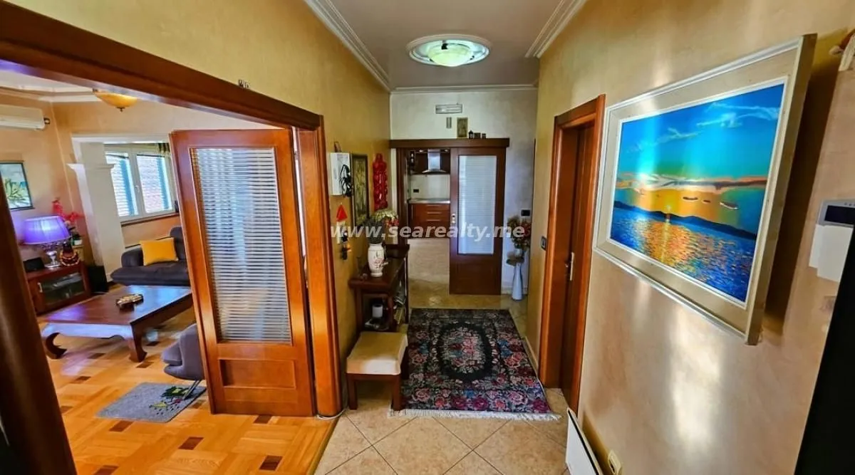 Sale, house, 296m², Kotor, Crna Gora