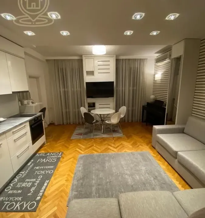 Izdavanje, jednosoban stan, 50m², Centar, Novi Sad