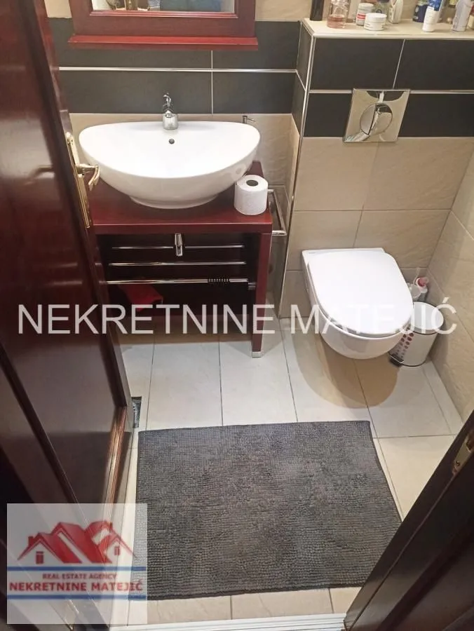 Prodaja, četvorosoban stan, 114m², Centar, Kragujevac
