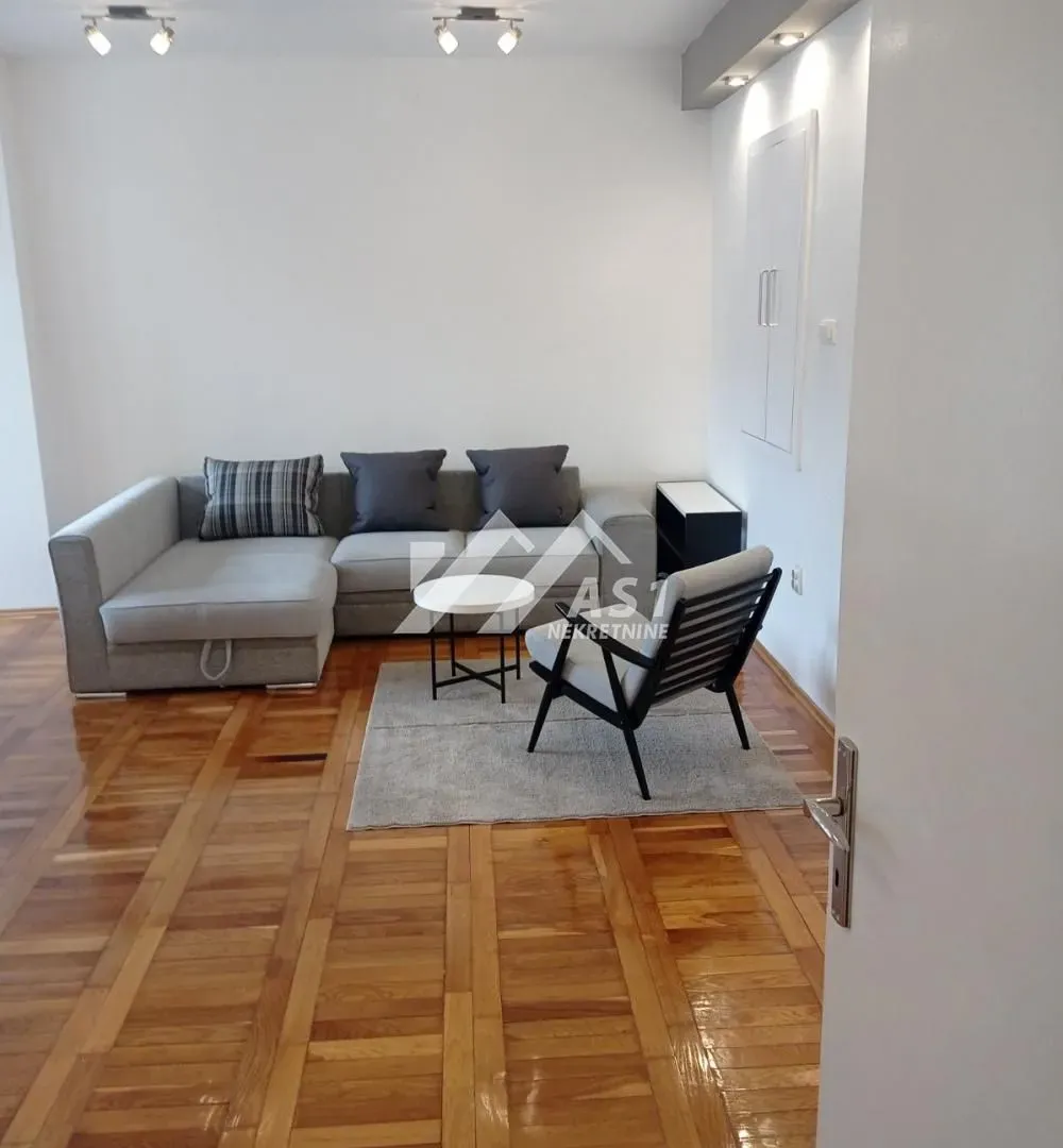 Izdavanje, trosoban stan, 82m², Novi Sad Sve Podlokacije, Novi Sad