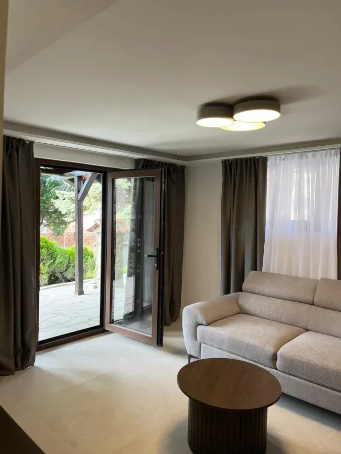 Izdavanje, kuća, 250m², Višnjička Banja, Palilula Sve Podlokacije