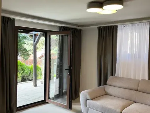 Izdavanje, kuća, 250m², Višnjička Banja, Palilula Sve Podlokacije - image 3