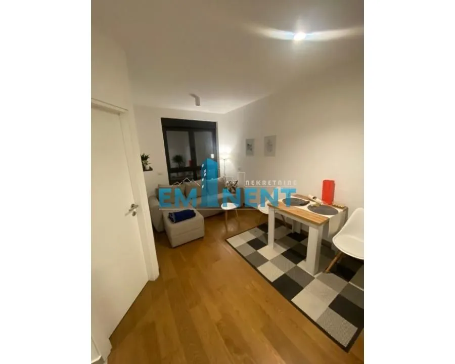 Izdavanje, stan, 35m², Južni Bulevar, Vračar Sve Podlokacije