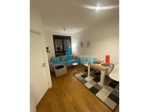 Stan in Južni Bulevar