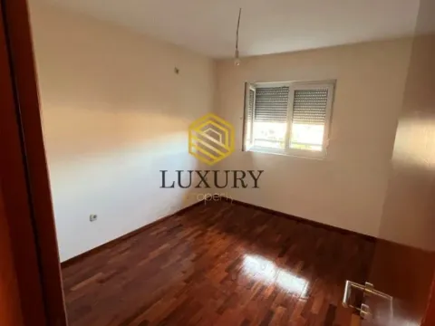 Sale, one bedroom apartment, 44m², Stari Aerodrom, Podgorica - image 2