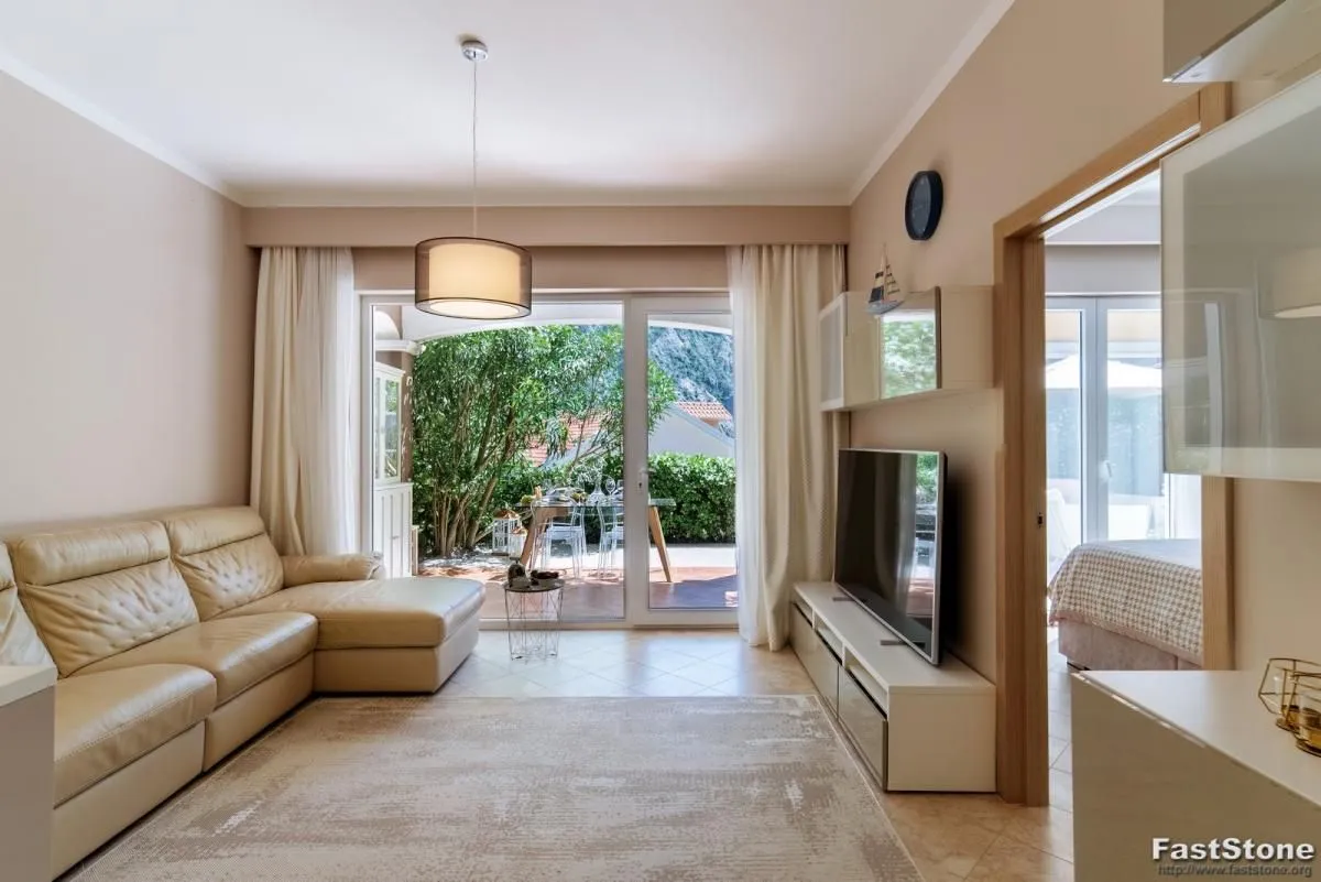Prodaja, dvosoban stan, 63m², Orahovac, Kotor