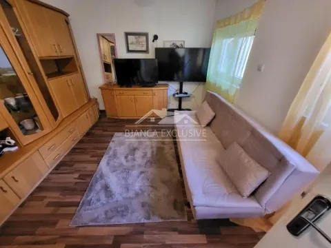 Prodaja, jednosoban stan, 40m², Zemun Kej, Zemun Sve Podlokacije - image 2