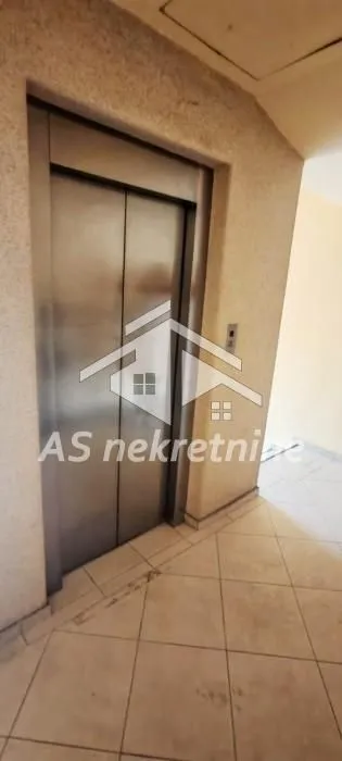 Prodaja, stan, 207m², Kalenić Pijaca, Vračar Sve Podlokacije