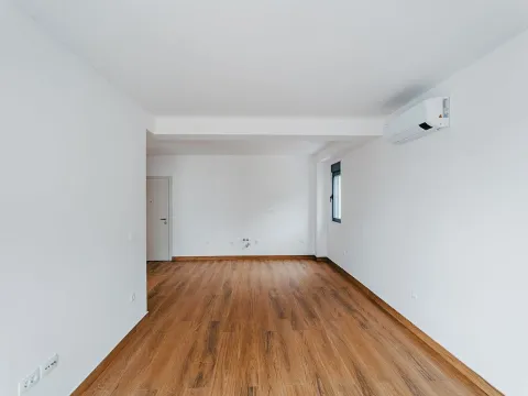 Izdavanje, ugostiteljski objekat, 1600m², Budva, Crna Gora - image 56