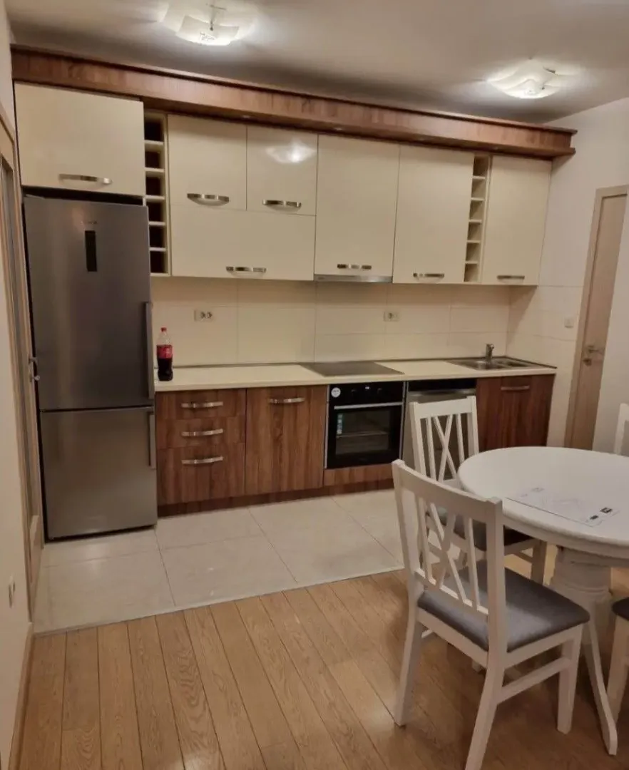 Izdavanje, dvosoban stan, 72m², City Kvart, Podgorica