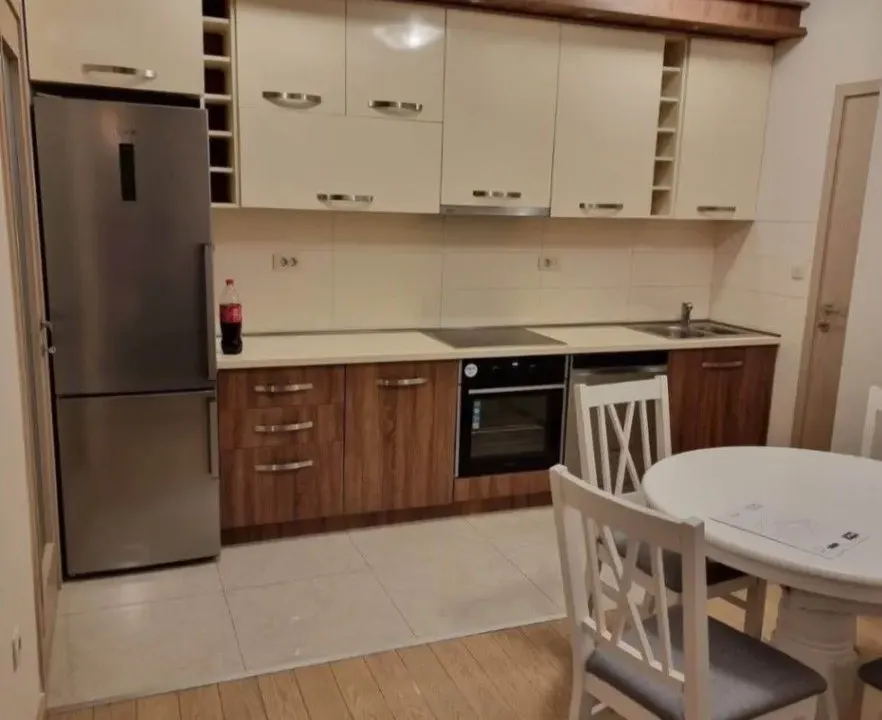 Izdavanje, dvosoban stan, 72m², City Kvart, Podgorica