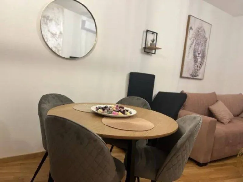 Rent, one bedroom apartment, 45m², Bečići, Budva