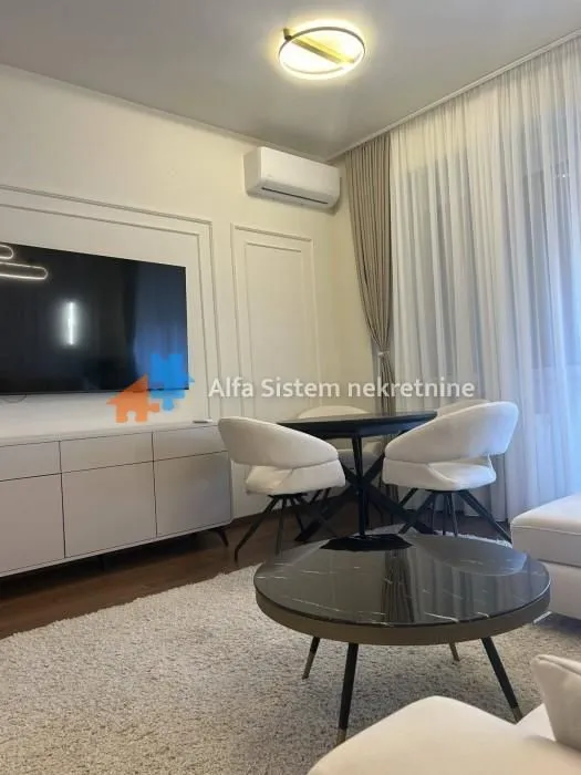 Izdavanje, dvosoban stan, 50m², Stari Grad, Beograd