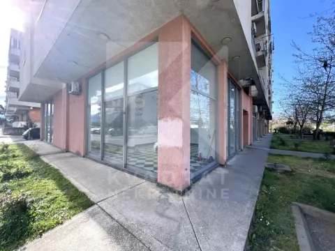 Poslovni prostor in Tuški Put