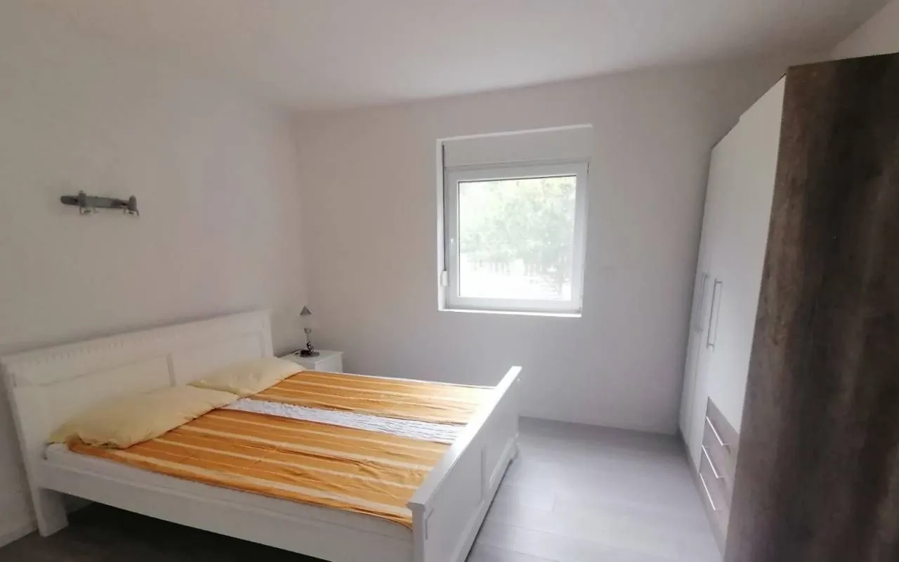 Rent, one bedroom apartment, 40m², Bjeliši, Bar