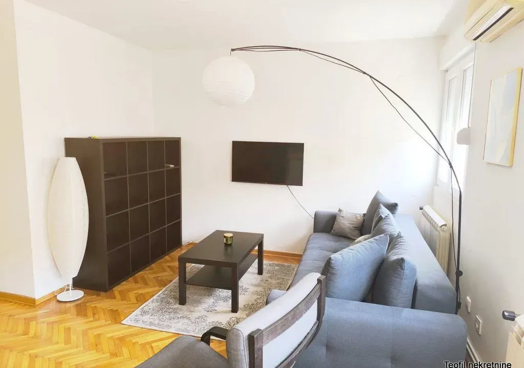 Izdavanje, dvosoban stan, 38m², Stari Grad, Beograd