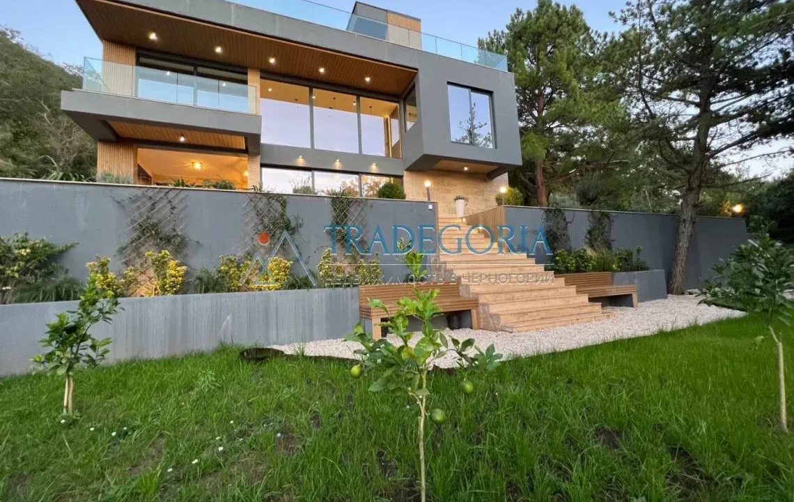 Prodaja, kuća, 480m², Tivat, Crna Gora