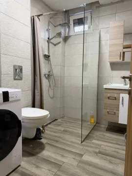 Izdavanje, jednosoban stan, 52m², Stari Aerodrom, Podgorica - image 5