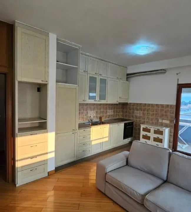 Izdavanje, dvosoban stan, 63m², Stari Aerodrom, Podgorica