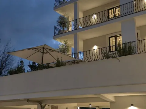 Sale, house, 424m², Tivat, Crna Gora - image 17