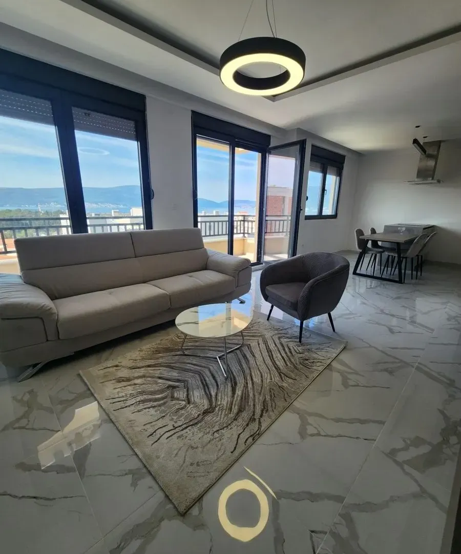 Izdavanje, jednosoban stan, 70m², Centar, Tivat