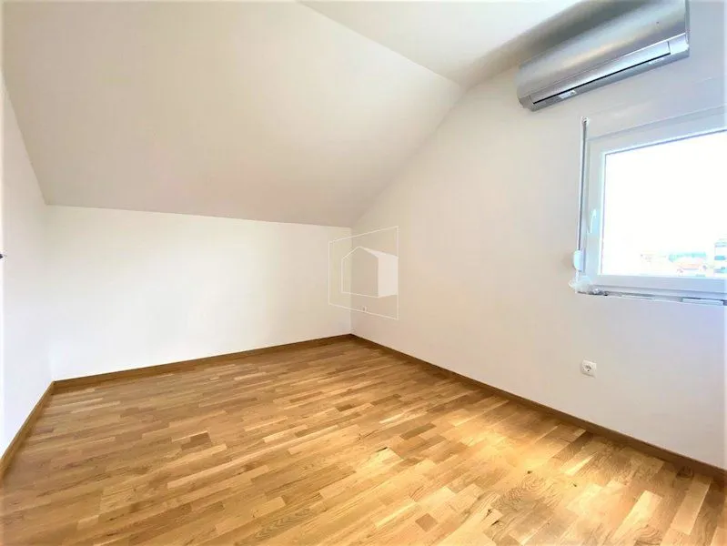 Rent, apartment, 100m², 1 maj, Podgorica