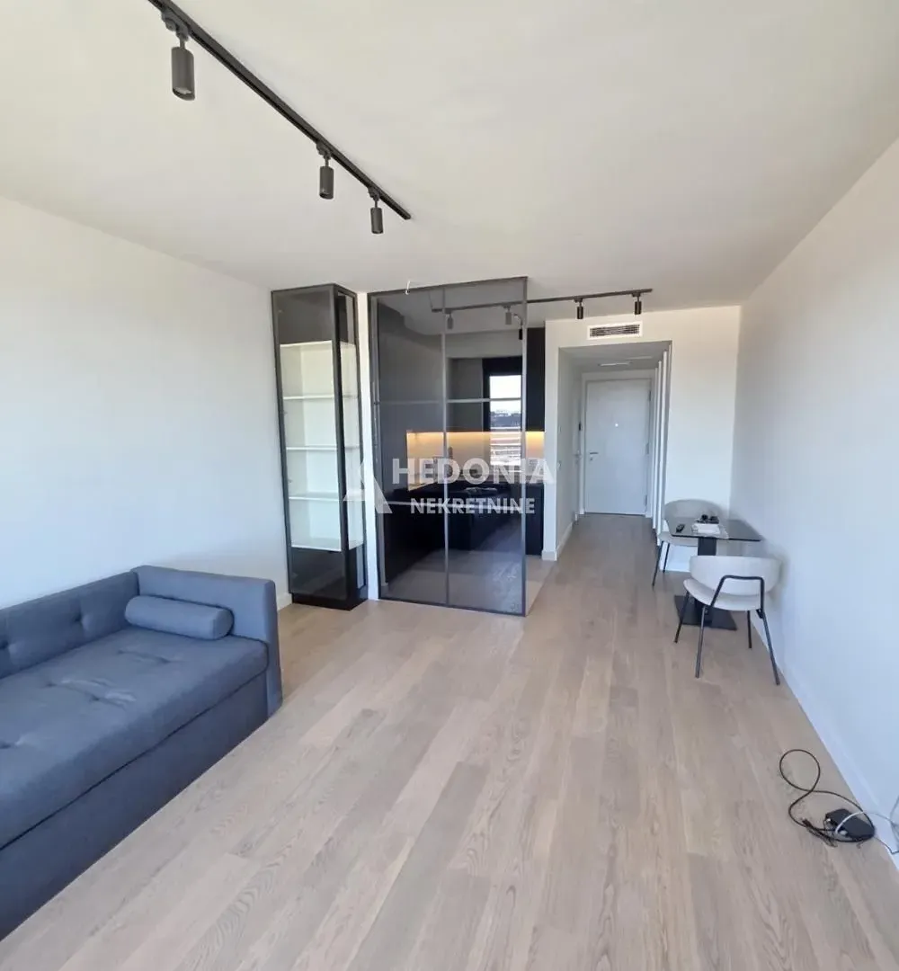 Prodaja, dvosoban stan, 33m², Novi Beograd Blok 65, Novi Beograd Sve Podlokacije