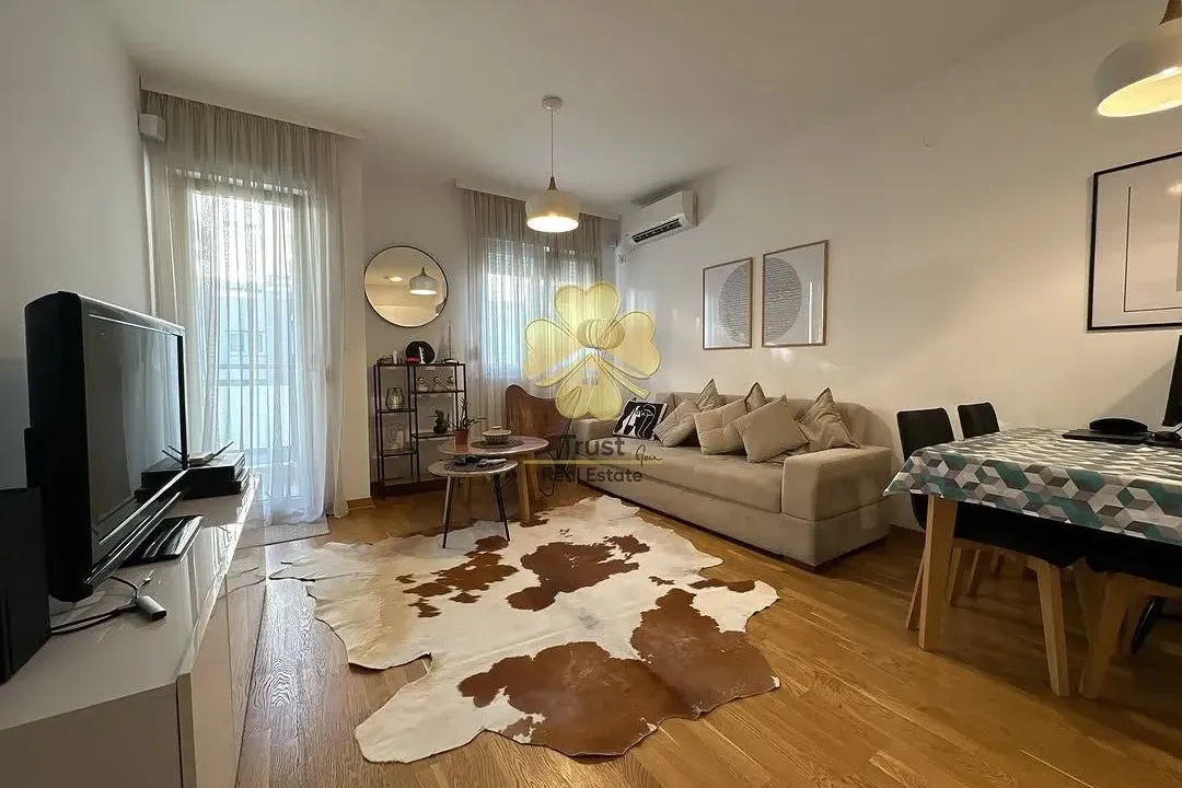 Izdavanje, jednosoban stan, 50m², City Kvart, Podgorica