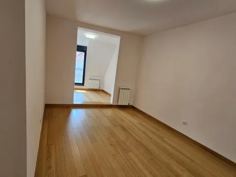 Izdavanje, stan, 136m², Kalenić Pijaca, Vračar Sve Podlokacije - image 7