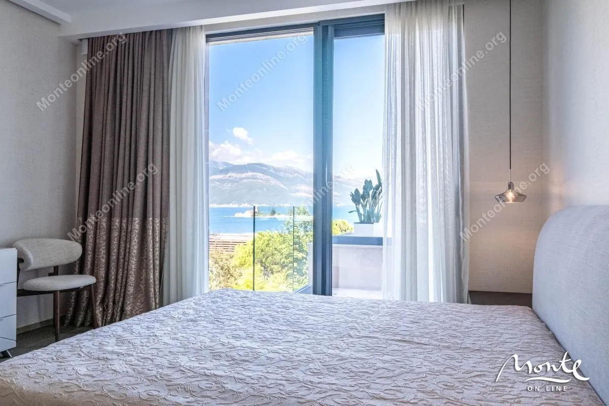 Prodaja, trosoban stan, 230m², Bogišići, Tivat