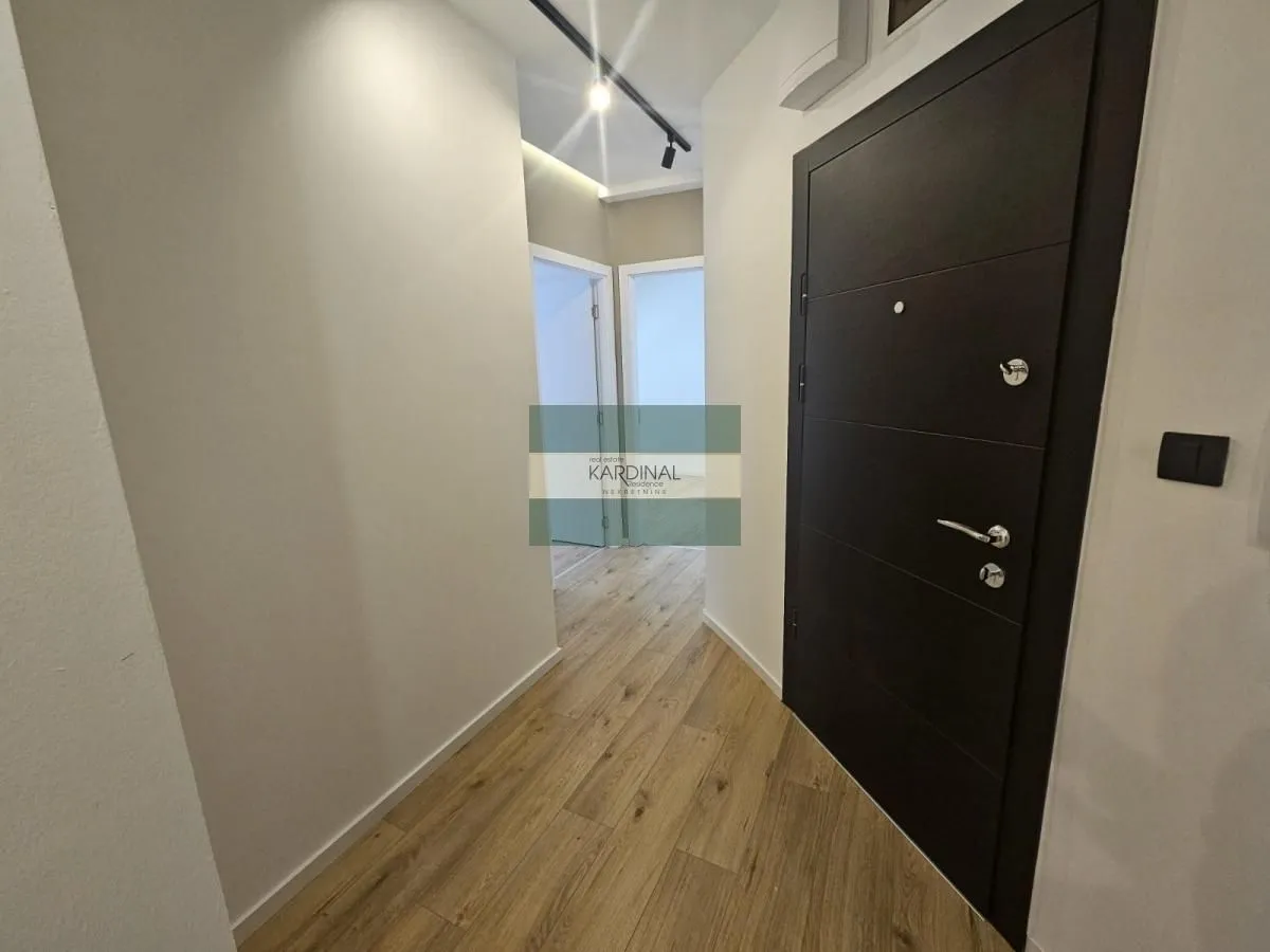 Prodaja, trosoban stan, 58m², Centar, Novi Sad