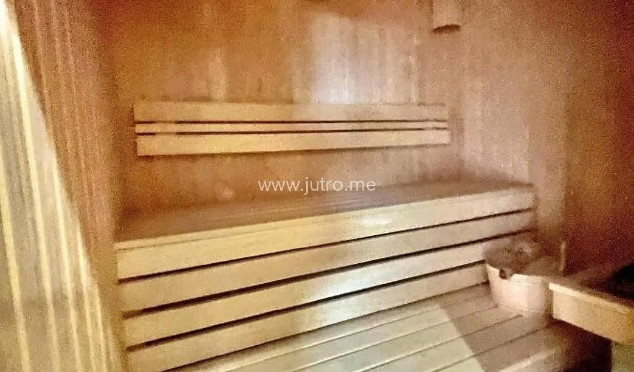 Prodaja, ugostiteljski objekat, 1300m², Centar, Budva