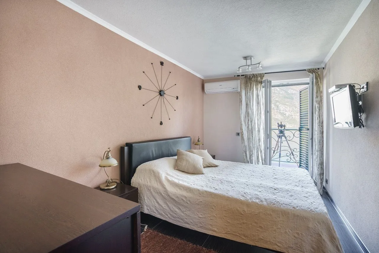 Sale, house, 300m², Stoliv, Kotor