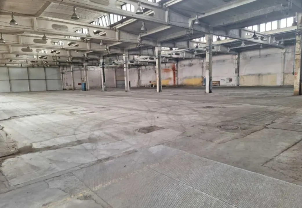 Izdavanje, poslovni prostor, 2640m², Radna Zona Sever 1, Novi Sad Sve Podlokacije