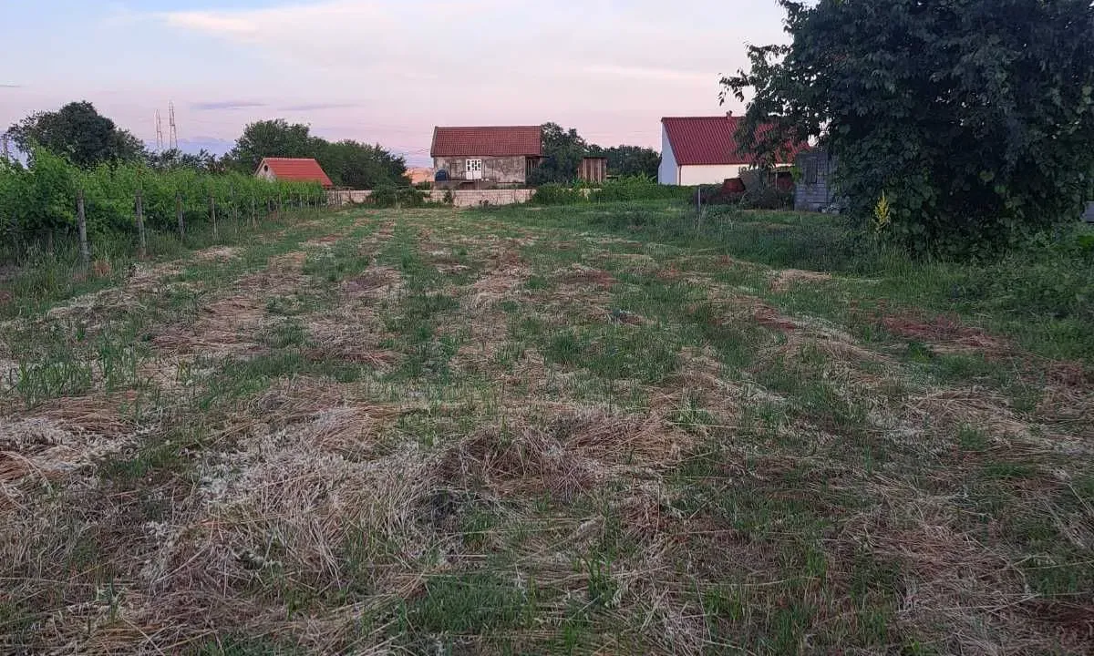 Sale, land lot, 2300m², Podgorica, Crna Gora