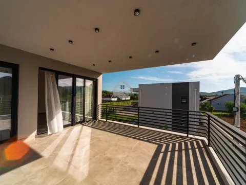Rent, house, 225m², Gornja Gorica, Podgorica - image 22