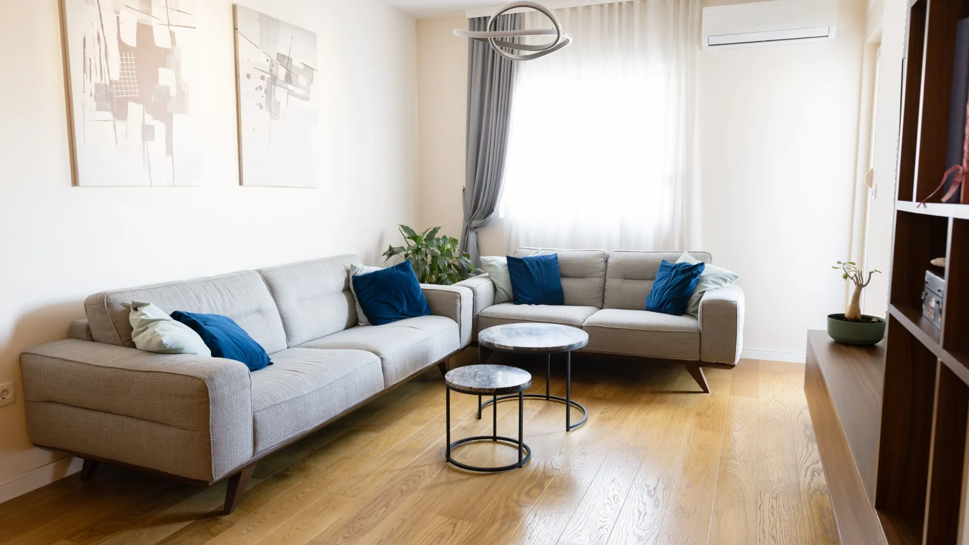 Izdavanje, stan, 52m², Centar, Bar