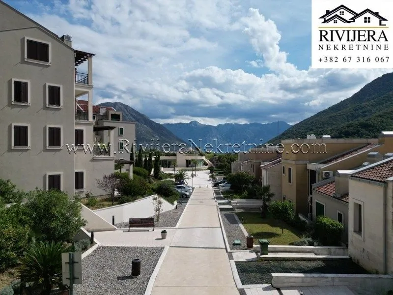 Prodaja, dvosoban stan, 96m², Morinj, Kotor
