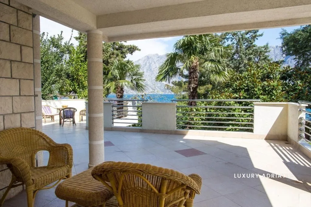 Sale, house, 670m², Prčanj, Kotor