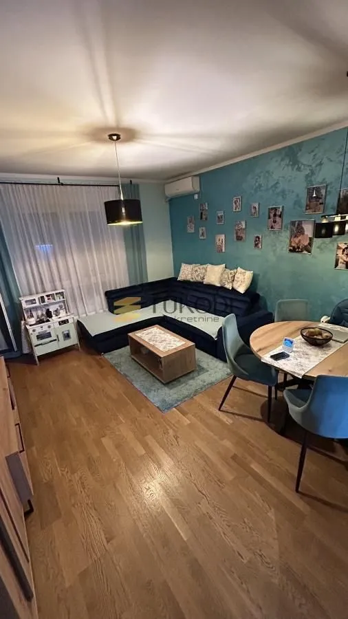 Sale, three bedroom apartment, 59m², Adamovićevo Naselje, Novi Sad Sve Podlokacije