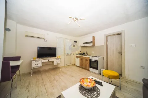 Izdavanje, garsonjera, 22m², Drač, Podgorica - image 3